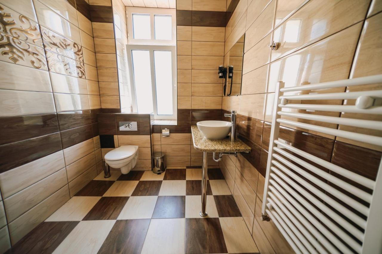 Hotel Хотел Театъръ Plewen Exterior foto