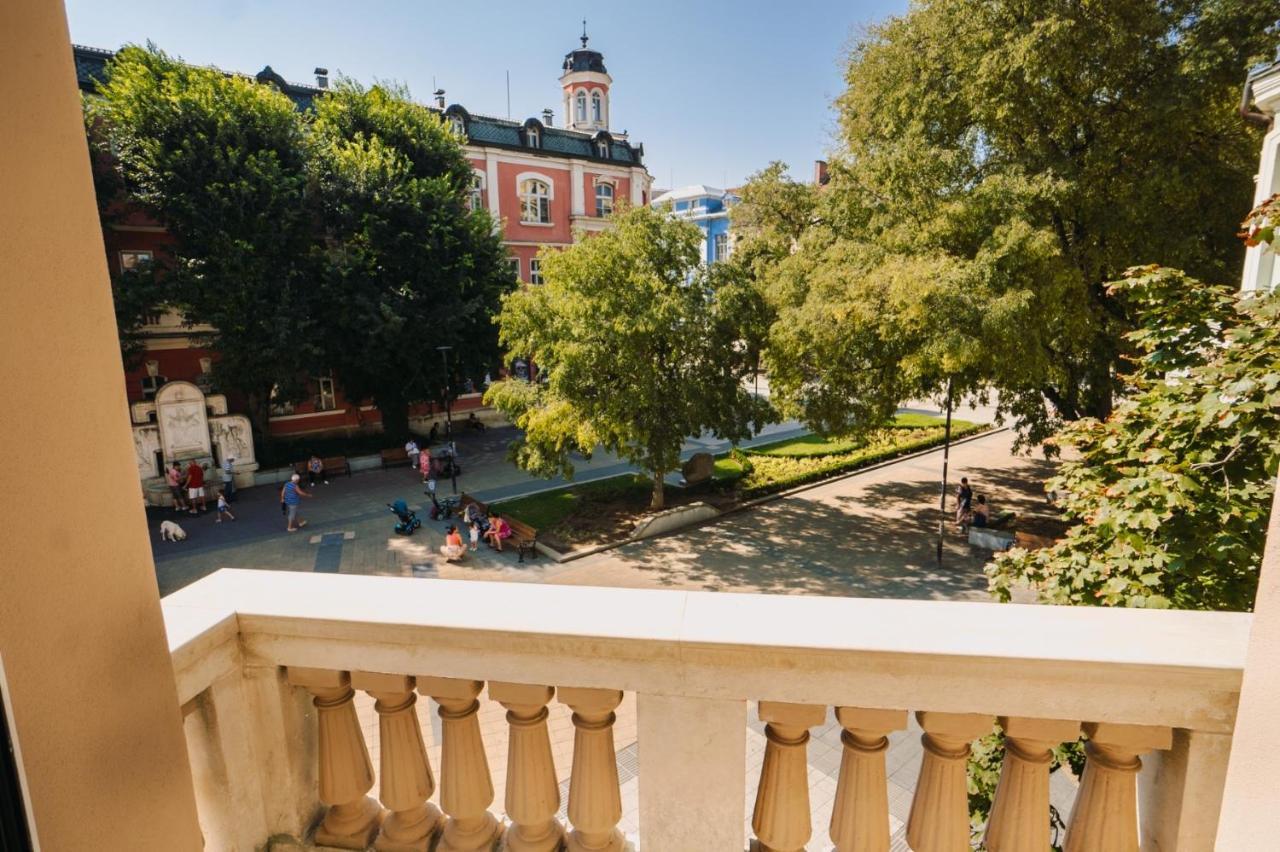 Hotel Хотел Театъръ Plewen Exterior foto