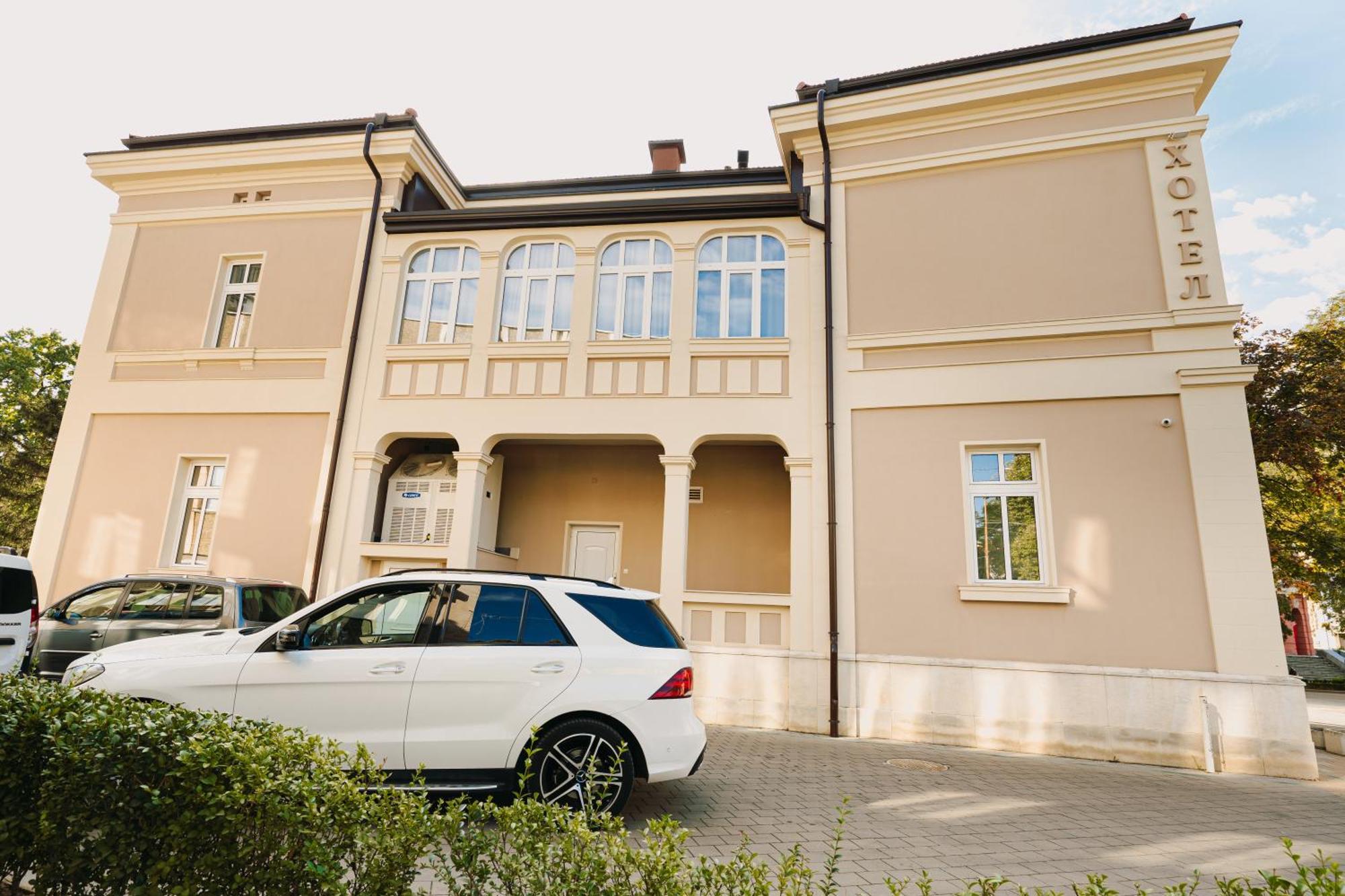Hotel Хотел Театъръ Plewen Exterior foto